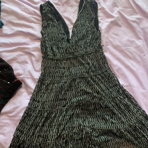 Multiple dresses - Picture 2 of 7